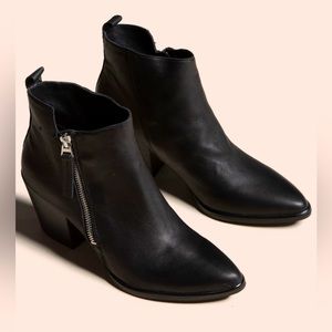 DOLCE VITA Rula Leather Black Womens Booties Size 7